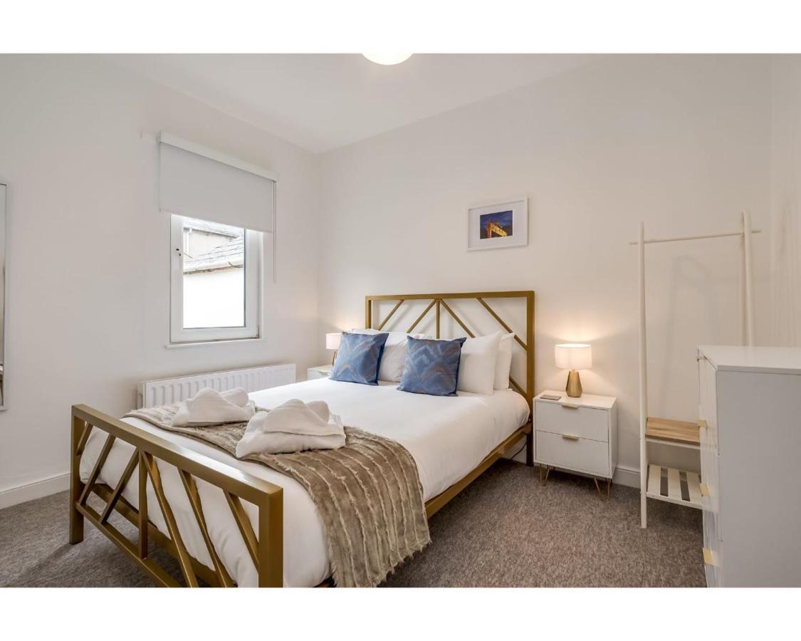 Central Belfast Apartments Chic Luxe R&R Экстерьер фото