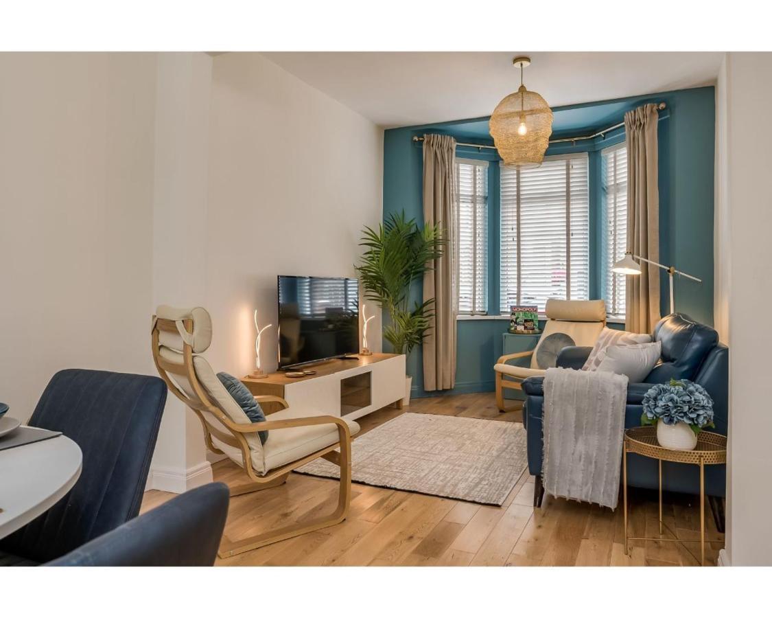 Central Belfast Apartments Chic Luxe R&R Экстерьер фото