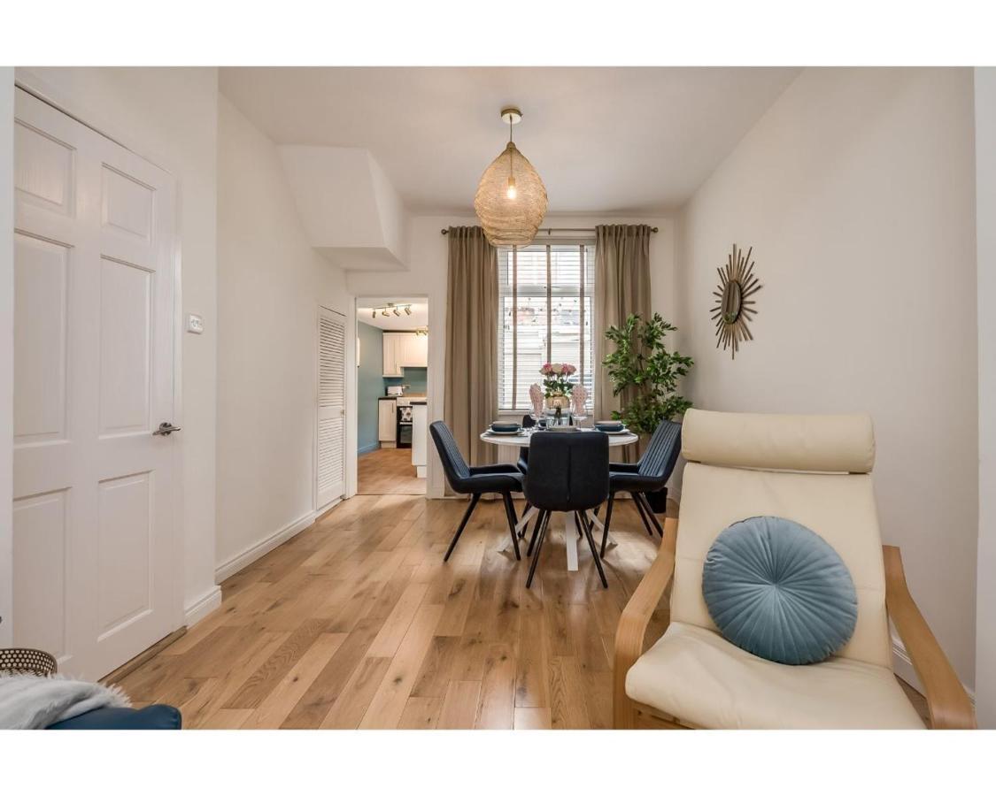 Central Belfast Apartments Chic Luxe R&R Экстерьер фото