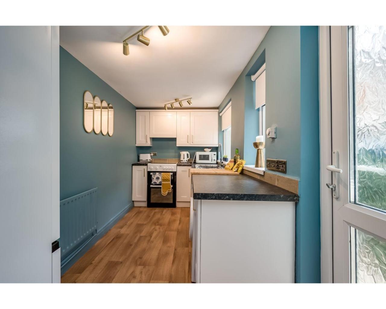 Central Belfast Apartments Chic Luxe R&R Экстерьер фото