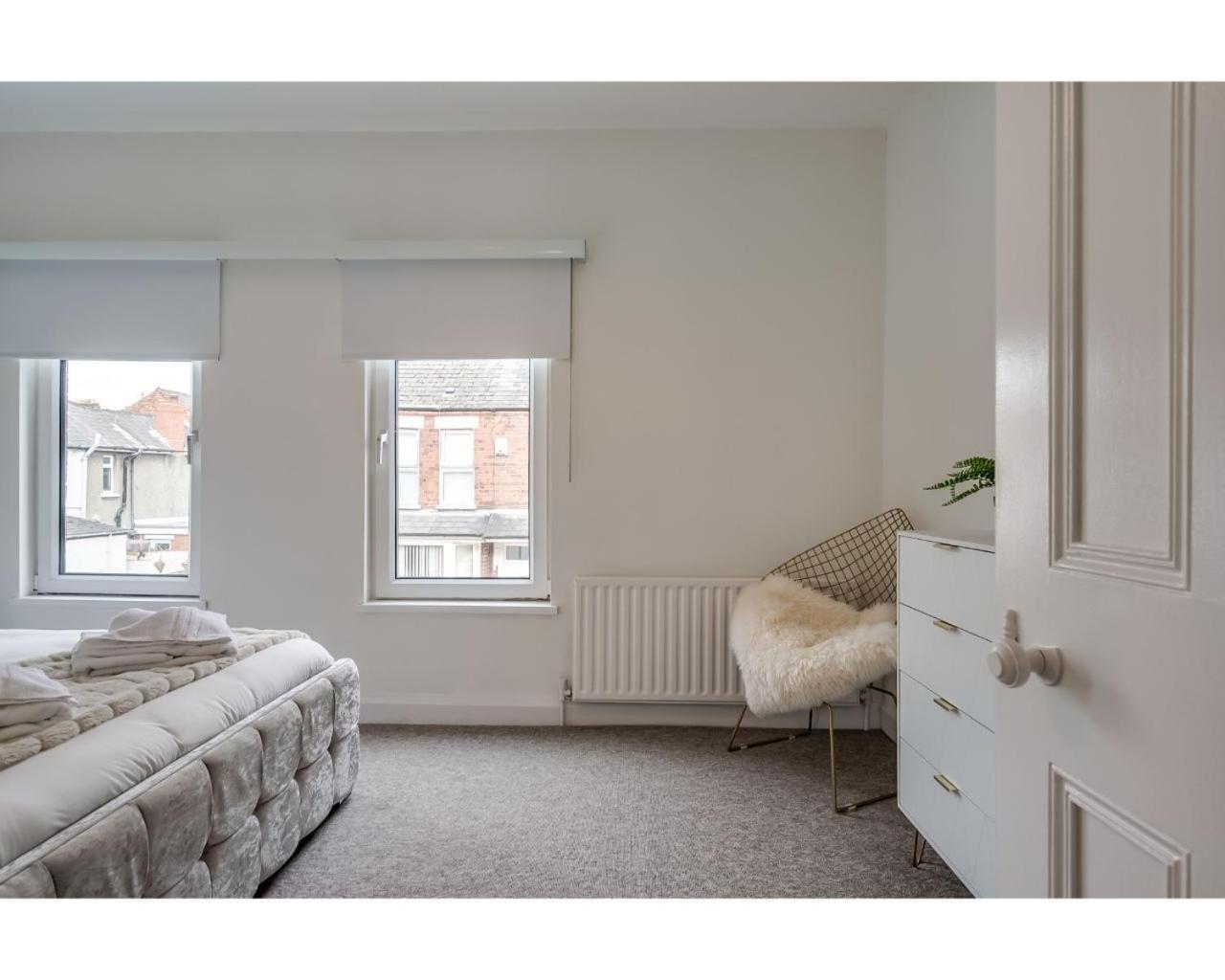 Central Belfast Apartments Chic Luxe R&R Номер фото