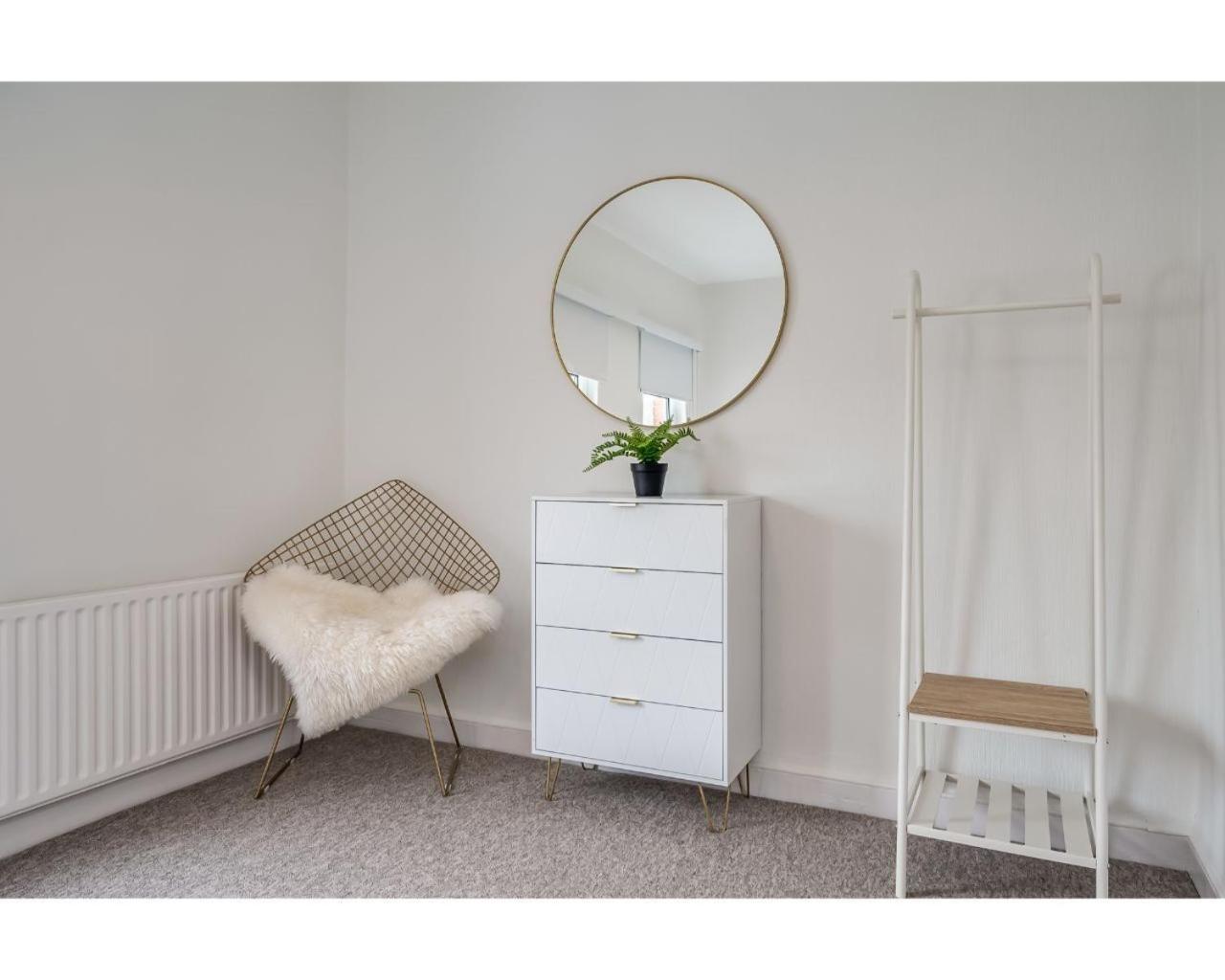 Central Belfast Apartments Chic Luxe R&R Номер фото