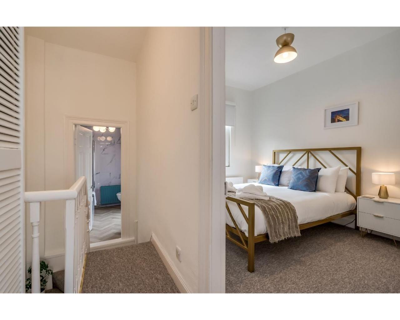 Central Belfast Apartments Chic Luxe R&R Номер фото